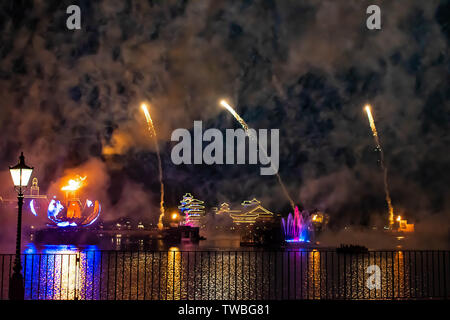 Orlando, Florida. Mai 16, 2019. IllumiNations Reflexionen an der Erde in Epcot im Walt Disney World Resort Stockfoto