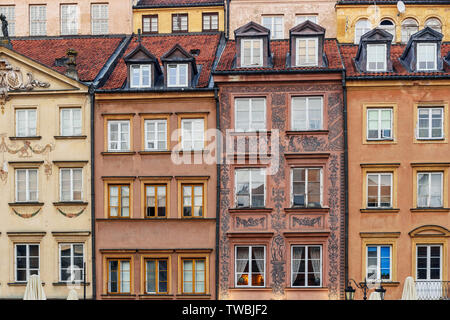 Traditionelle alte Häuser am Marktplatz der Altstadt in Warschau. Polen Stockfoto