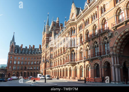 London, England: Das Renaissance Hotel am Bahnhof St Pancras Stockfoto