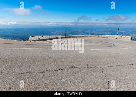 Panoramablick vom Gipfel des Mont Ventoux, der Riese der Provence" Stockfoto