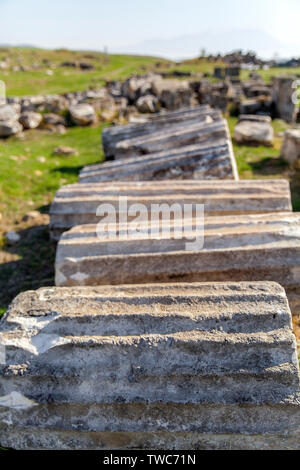 Die Ruinen der antiken Stadt Hierapolis in der Türkei. Stockfoto