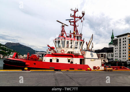 Tug Boat BB Coaster günstig bei Tollbodkaien Kai, in den Hafen von Bergen, Norwegen. Stockfoto