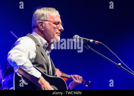 Steve Harley und Cockney Rebel auf der Bühne im Tor in Southwell Festival, 2019 Stockfoto