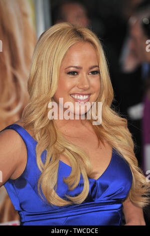 LOS ANGELES, Ca. 20. August 2008: Cheetah Girls star Sabrina Bryan auf der Los Angeles Premiere von "The House Bunny" bei Mann Dorf Theater, Westwood. © 2008 Paul Smith/Featureflash Stockfoto