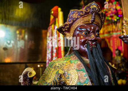 Statue am Kwan Tai O Tai Tempel in Hong Kong Stockfoto