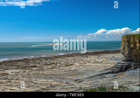 Die Glamorgan Heritage Coast in Südwales - alle Kalksteinfelsen und Felsen. Dies ist Nash Point Strand und die berüchtigte Sandbank.Welsh Coast, Wales Stockfoto