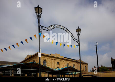 Das Stadtzentrum von Doncaster, South Yorkshire, Doncaster Markt Zeichen Stockfoto