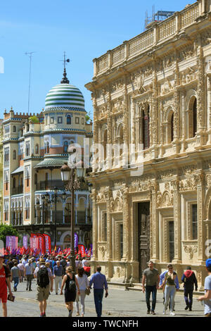 Spanien, Andalusien, Sevilla; Ayuntamiento, Rathaus, Edificio de la Adriatica, Stockfoto