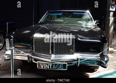 Ukraine, Lviv - Mai, 2019 altes Auto Chrysler im Museum. Stockfoto