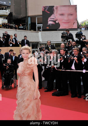 CANNES, Frankreich. Mai 14, 2008: Cate Blanchett bei der Eröffnungsgala Screening der 'Blindheit' auf der 61. jährlichen Internationalen Film Festival de Cannes. © 2008 Paul Smith/Featureflash Stockfoto