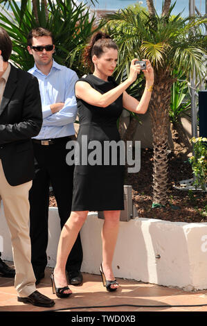 CANNES, Frankreich. 22. Mai 2008: Julia Ormond am Fotoshooting für ihren neuen Film "Che" auf der 61. jährlichen Internationalen Film Festival de Cannes. © 2008 Paul Smith/Featureflash Stockfoto