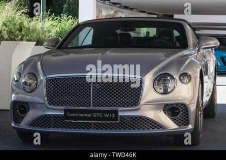 Ein Bentley Continental GT Cabrio. 2019 Edition von Parco Valentino Auto show hosts Autos durch viele Marken und Designer Valentino Park in Turin, Italien. Stockfoto