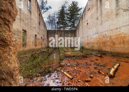 Muddy Mill Ruinen im Frühjahr Stockfoto