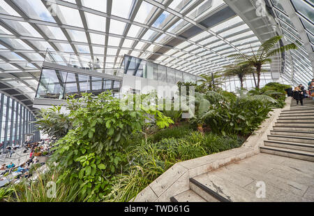 Der Sky Garden bei 20 Fenchurch Street ist eine eindeutige öffentliche Raum, erstreckt sich über drei Etagen und bietet 360 Grad Blick auf London Stockfoto