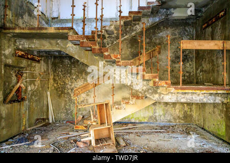 Osteuropa, Ukraine, Pripyat, Tschernobyl. Treppenhaus. Stockfoto