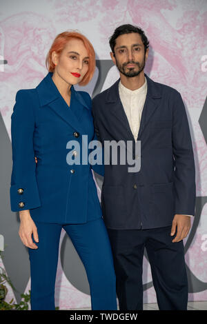 London, Großbritannien. Juni, 2019 19. Noomi Rapace und Riz Ahmed kommt an V&A-Sommerfest, am 19. Juni 2019, London, UK Bild Capital/Alamy leben Nachrichten Stockfoto