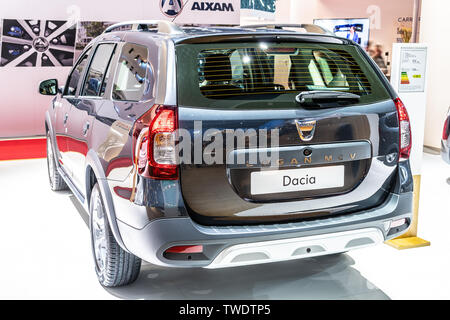 Paris, Frankreich, Oktober 02, 2018: DACIA LOGAN MCV Stepway bei Mondial Paris Motor Show, Automobile Dacia stand, Rumänische Automobilhersteller Stockfoto