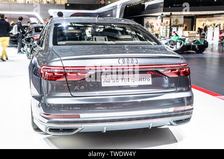 Paris, Frankreich, Oktober 02, 2018: Audi A8 50 TDI quattro 4. Gen, D5 bei Mondial Paris Motor Show, in voller Größe, Luxuslimousine von der Audi AG produziert Stockfoto