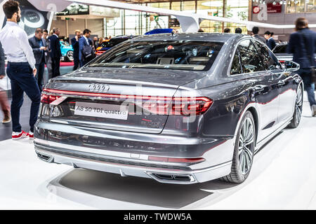 Paris, Frankreich, Oktober 02, 2018: Audi A8 50 TDI quattro 4. Gen, D5 bei Mondial Paris Motor Show, in voller Größe, Luxuslimousine von der Audi AG produziert Stockfoto