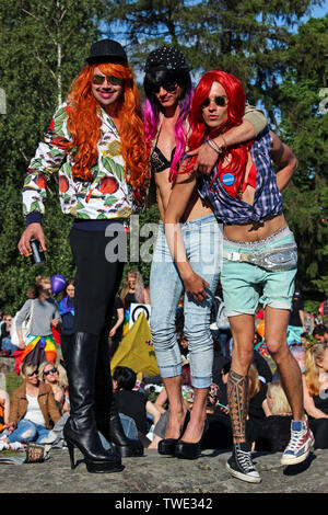 Helsinki Pride Parade 2015 nach - Partei in Kaivopuisto Park in Helsinki, Finnland Stockfoto