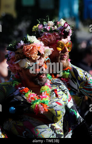 Helsinki Pride Parade 2015 nach - Partei in Kaivopuisto Park in Helsinki, Finnland Stockfoto