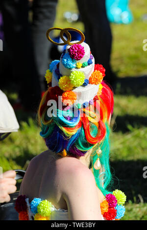 Helsinki Pride Parade 2015 nach - Partei in Kaivopuisto Park in Helsinki, Finnland Stockfoto