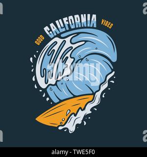 Vintage surf Print Design für t-shirt und andere verwendet. Gute Kalifornien Vibes Typografie Zitat und Surfbrett in den Wellen. Ungewöhnliche Hand gezeichnet Surfen Stock Vektor