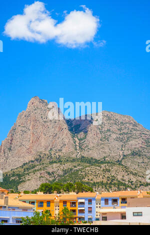 Berg Puig Campana und kleinen Dorf Finestrat an der Costa Blanca, Spanien Europa Stockfoto