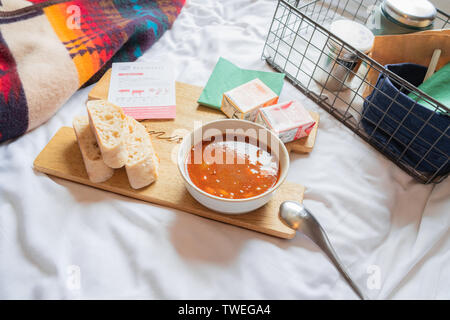 Ein volles, gesundes, nahrhaftes Frühstück zur Gewichtsreduktion. Stockfoto