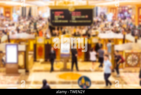 Verwackelte Szene Touristen in Spieltische im Casino Stockfoto