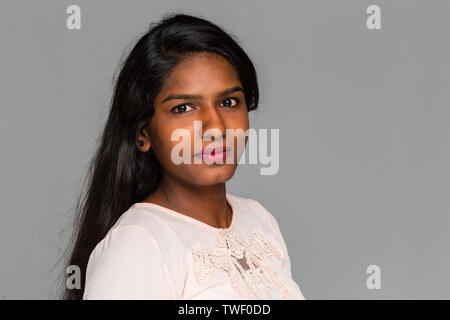 Junge schöne indische Frau Stockfoto