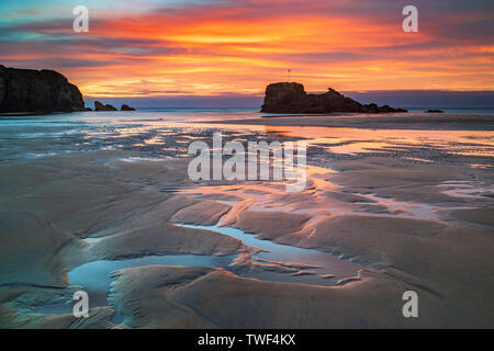 Perranporth Strand bei Sonnenuntergang. Stockfoto