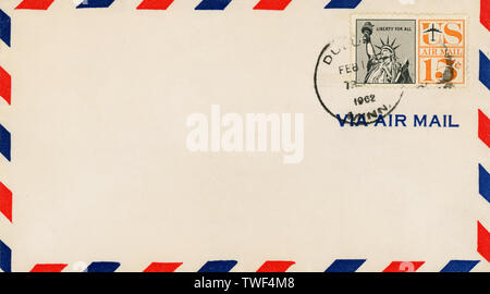 Vintage Air Mail Umschlag: mit Briefmarken, Marken und Post Elemente. Stockfoto