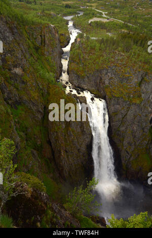 Voring fällt der höchste Wasserfall in Norwegen Panorama voringfossen Wasserfall in Hardanger eidfjord Blick von oben eine große Touristenattraktion i Stockfoto