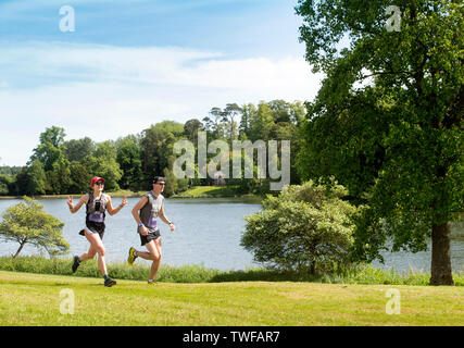 Läufer an Chris Evan's Run Fest laufen bei Bowood Haus in der Nähe von Chippenham GROSSBRITANNIEN Stockfoto