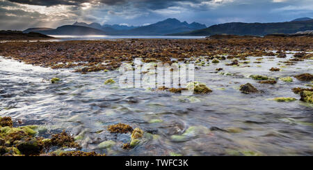 Loch Eishort und die Cuillin Hills an Ord auf der Insel Skye. Stockfoto