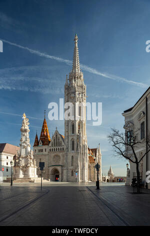 Morgen in der St. Matthias Kirche im Burgviertel von Budapest. Stockfoto
