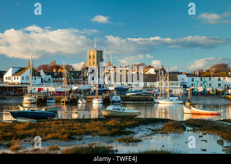 Winter Sonnenuntergang am Fluss Adur in Shoreham-by-Sea. Stockfoto