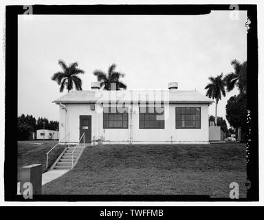 Planare ANSICHT DER VORDEREN (südlichen) Seite, Blick nach Norden - Ortona Lock, Lock Nr. 2, Power House, Caloosahatchee River, Cross-State Canal, Okeechobee Intracoastal Waterway, Ortona, Glades County, FL Stockfoto