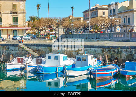 Fischerboote in Syrakus, Sizilien, Italien Stockfoto