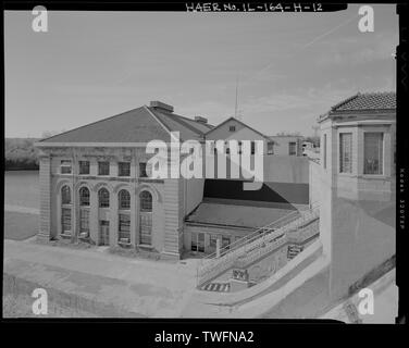 POWERHOUSE UND DAM STRUKTUR. Suche nach Südwesten. - Illinois Waterway, Lockport Lock, Damm- und Power House, 2502-Laufwerk, Lockport, County, IL; Randolph, Isham; Smith, Walter M; Zustand von Illinois, Abteilung der Wasserstraßen; Barnes, M G; Heath, R S; Hendershot, Fred; Duffy, Joseph J; Lorimer und Gallacher Unternehmen; Grün und Söhne Gesellschaft; Shackelton, Roy; Grün, C C; Bonnell, R A; Schmidt Brüder Bauunternehmen; Wisner, G M; US-Armee Korps der Ingenieure, Chicago Bezirk; Metropolitan Water Reclamation Viertel von Chicago; Cooper, Hugh L; Meigs, Montgomery; Barrett, Frederic Stockfoto