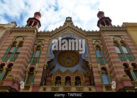 Die westliche Fassade des Jubiläums Synagoge in Prag, Tschechische Republik Stockfoto