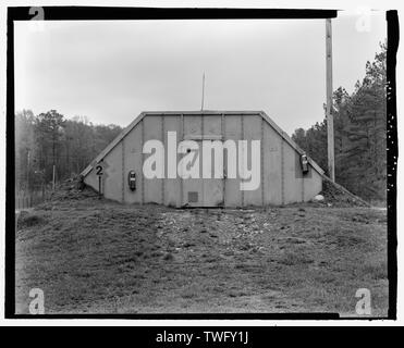 Planare Ansicht von vorne (Südwesten) Seite, Blick nach Nordosten, ohne Skala - Fort McClellan Munition Lagerbereich, Gebäude Nr. 4409, Second Avenue (Magazin), Anniston, Calhoun County, AL Stockfoto