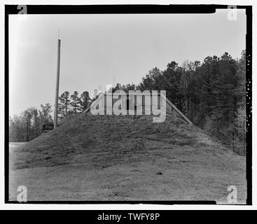 Planare Ansicht des hinteren (Nordosten) Seite, Blick nach Südwesten, ohne Skala - Fort McClellan Munition Lagerbereich, Gebäude Nr. 4408, Second Avenue (Magazin), Anniston, Calhoun County, AL Stockfoto