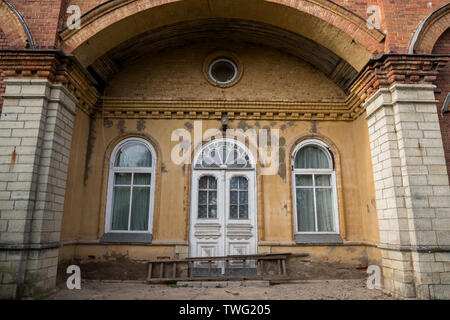 Boarding House für ältere Menschen tagsüber Ansicht von außen Stockfoto