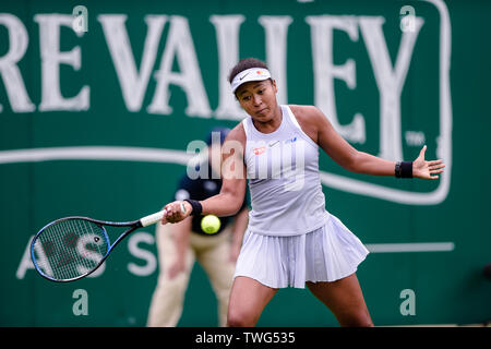 BIRMINGHAM, ENGLAND 17. Juni Naomi Osaka in Japan in Aktion gegen Maria Sakkari von Griechenland während der Umlauf von 32 an der Natur Tal Classic bei Edgbaston Priorat Club, Birmingham am Dienstag, 18. Juni 2019. (Credit: Andy Whitehead | MI Nachrichten) Stockfoto