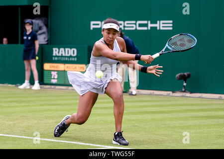 BIRMINGHAM, ENGLAND 17. Juni Naomi Osaka in Japan in Aktion gegen Maria Sakkari von Griechenland während der Umlauf von 32 an der Natur Tal Classic bei Edgbaston Priorat Club, Birmingham am Dienstag, 18. Juni 2019. (Credit: Andy Whitehead | MI Nachrichten) Stockfoto