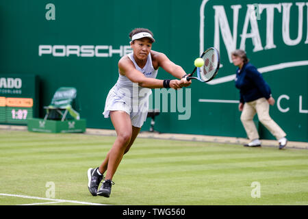 BIRMINGHAM, ENGLAND 17. Juni Naomi Osaka in Japan in Aktion gegen Maria Sakkari von Griechenland während der Umlauf von 32 an der Natur Tal Classic bei Edgbaston Priorat Club, Birmingham am Dienstag, 18. Juni 2019. (Credit: Andy Whitehead | MI Nachrichten) Stockfoto