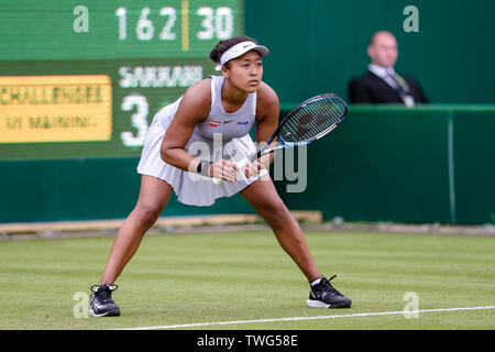 BIRMINGHAM, ENGLAND 17. Juni Naomi Osaka in Japan in Aktion gegen Maria Sakkari von Griechenland während der Umlauf von 32 an der Natur Tal Classic bei Edgbaston Priorat Club, Birmingham am Dienstag, 18. Juni 2019. (Credit: Andy Whitehead | MI Nachrichten) Stockfoto