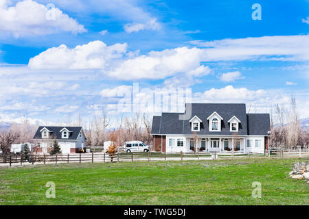 Elegante american Haus auf grossem Grundstück in Mount Pleasant, Michigan Stockfoto